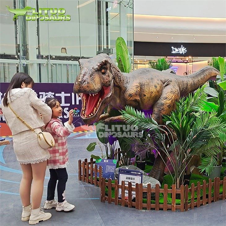 Life Size Animatronic Dinosaur 