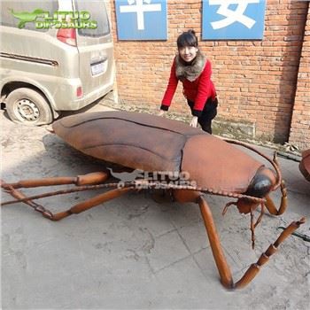 Cafard animatronique