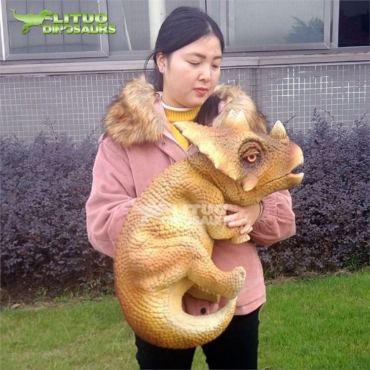 4Dinosaur Triceratops Puppet(001)